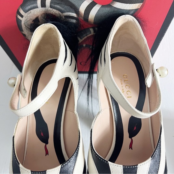 Gucci Runway Lesley Zebra Stripe Mary Jane Pumps Size 6.5 Two Tone Black Ivory